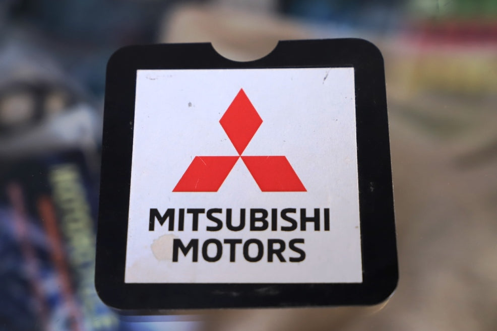 Mitsubishi Insurance Car Pocket